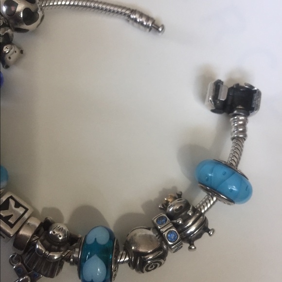 Authentic Pandora Bracelet 7" with 15 charms - Picture 2 of 5